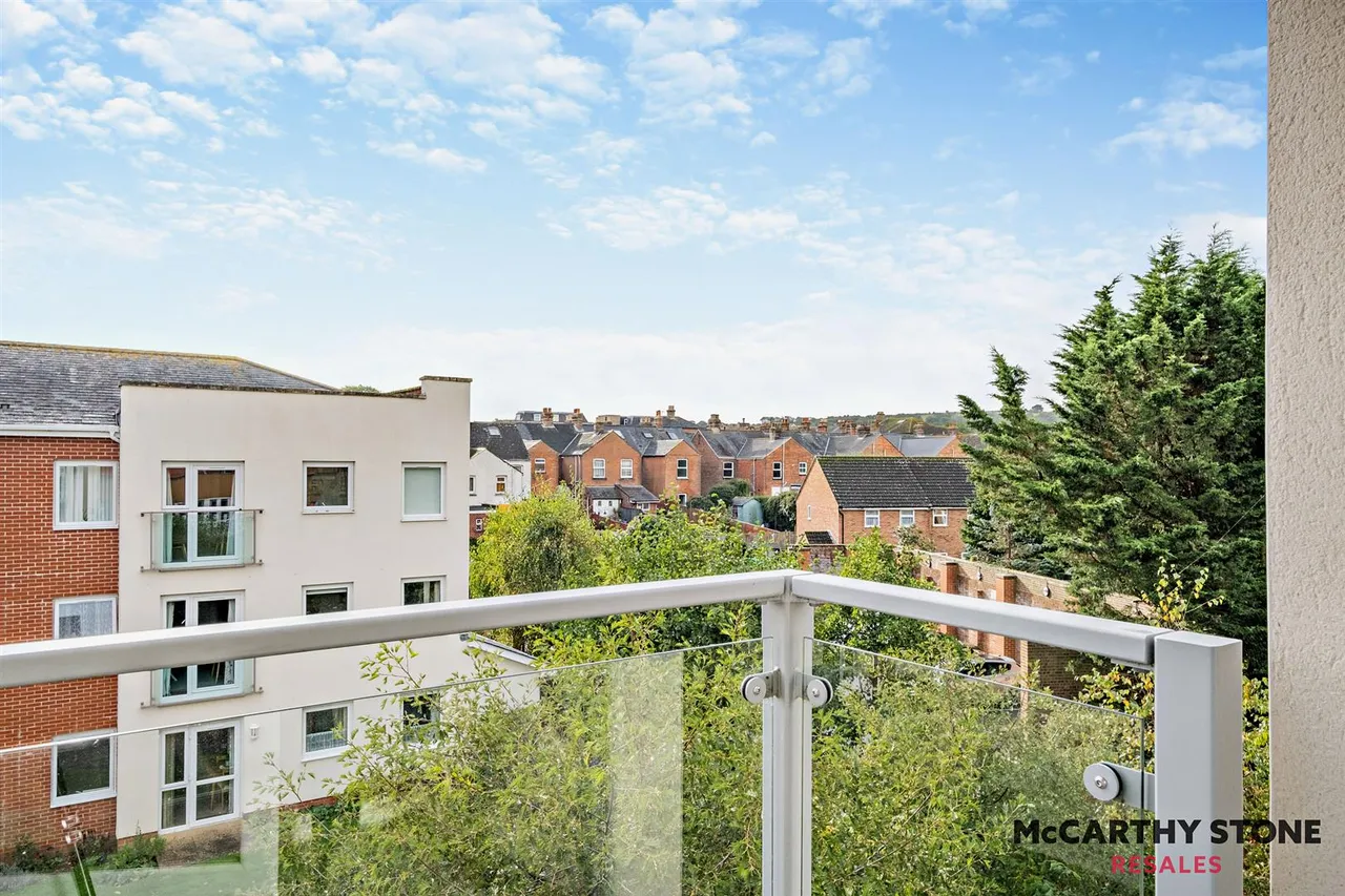 Foxes Road, Newport, PO30, photo 11
