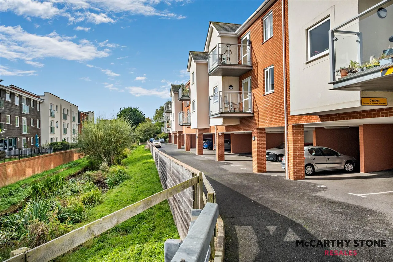Foxes Road, Newport, PO30, photo 27