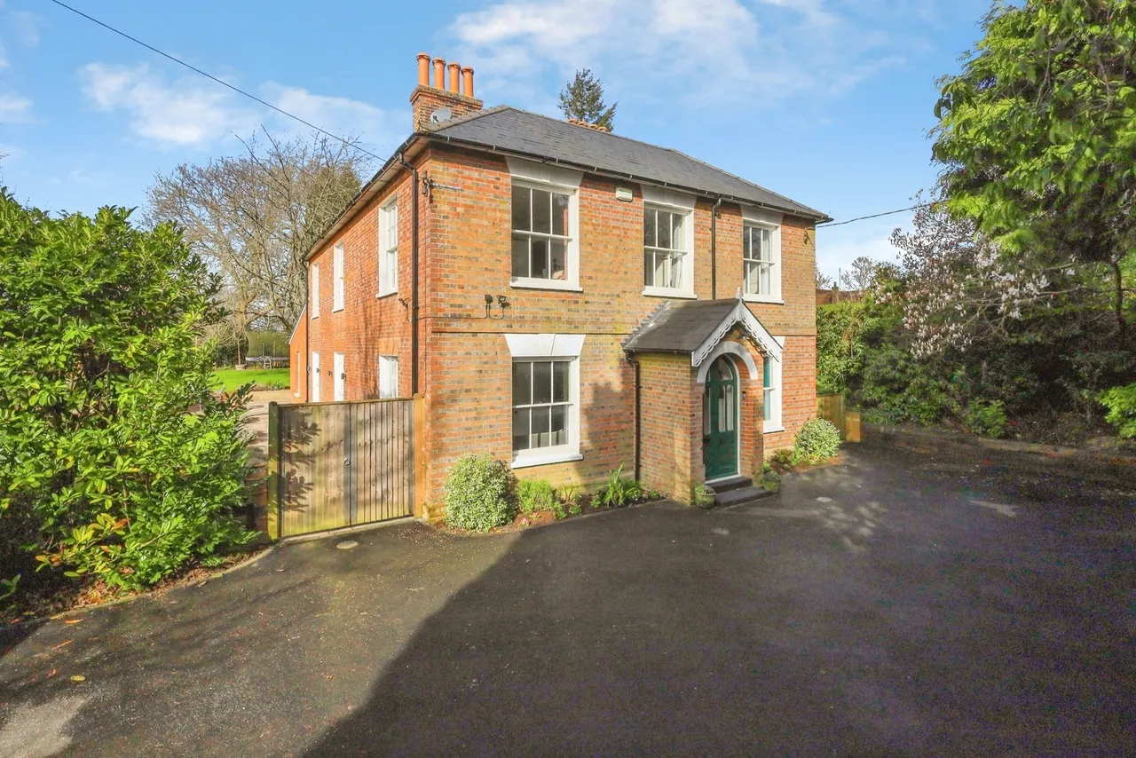 4 bed house for sale, High Street, Nutley, TN22