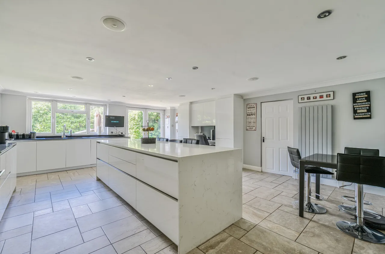 Knightsbridge Road, Camberley, Surrey, GU15 3TS, photo 5
