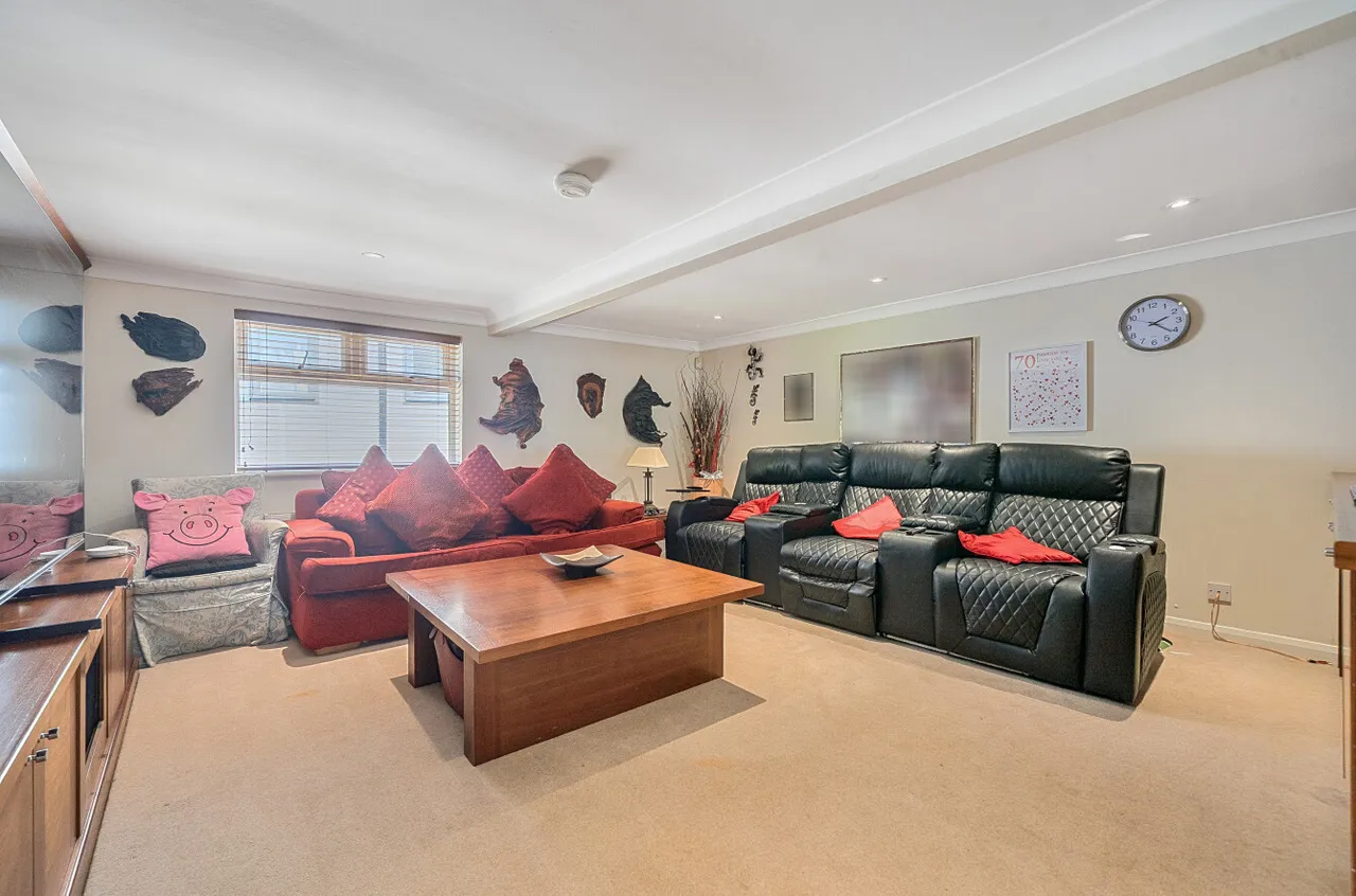 Knightsbridge Road, Camberley, Surrey, GU15 3TS, photo 8