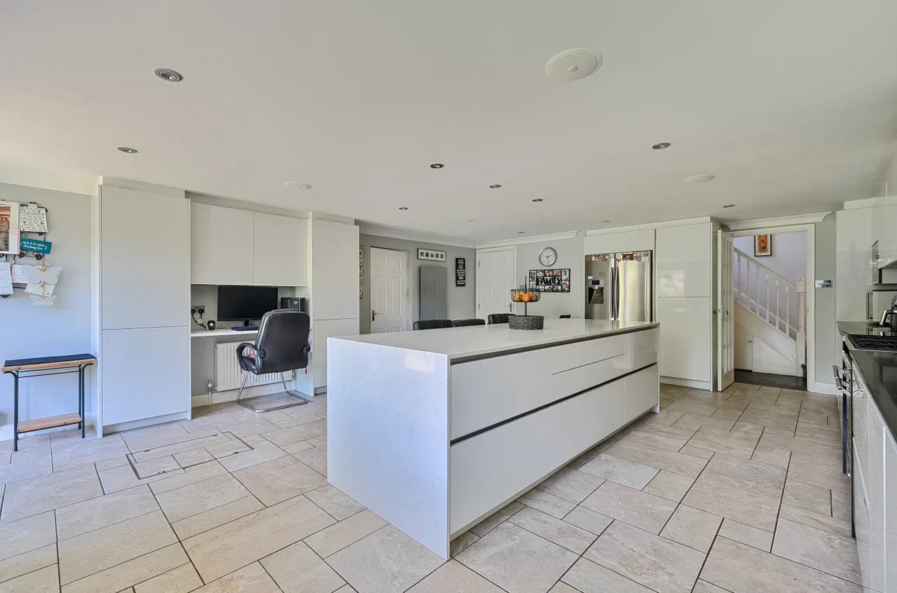 Knightsbridge Road, Camberley, Surrey, GU15 3TS, photo 4