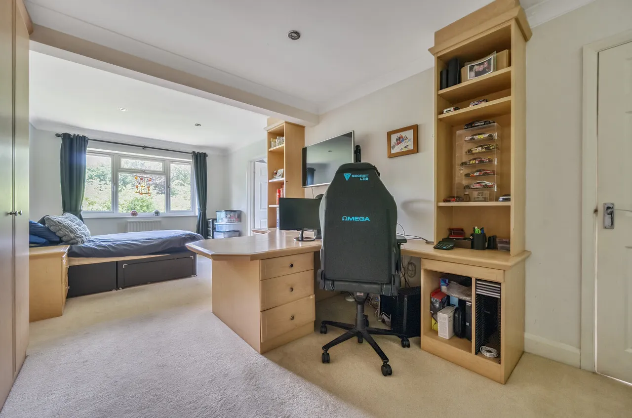 Knightsbridge Road, Camberley, Surrey, GU15 3TS, photo 15
