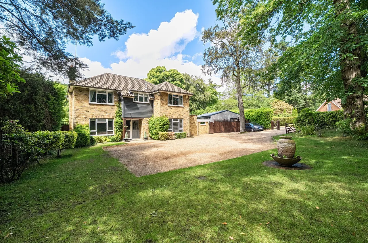 7 bed house for sale — Knightsbridge Road, Camberley, Surrey, GU15 3TS