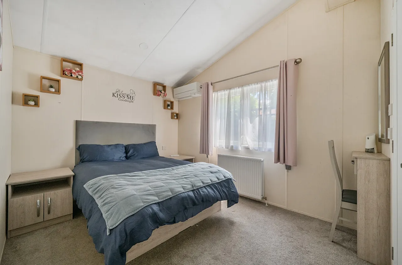 Knightsbridge Road, Camberley, Surrey, GU15 3TS, photo 22