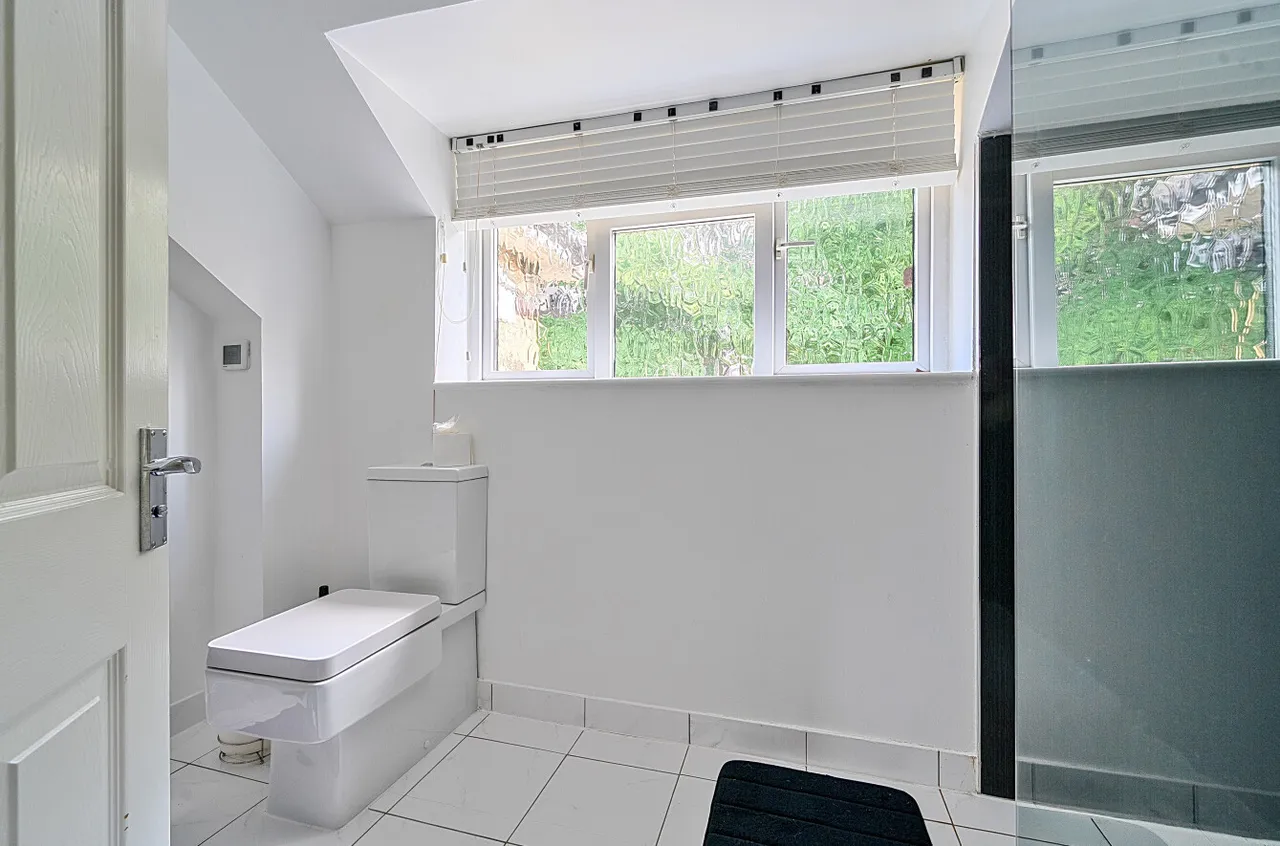 Knightsbridge Road, Camberley, Surrey, GU15 3TS, photo 12
