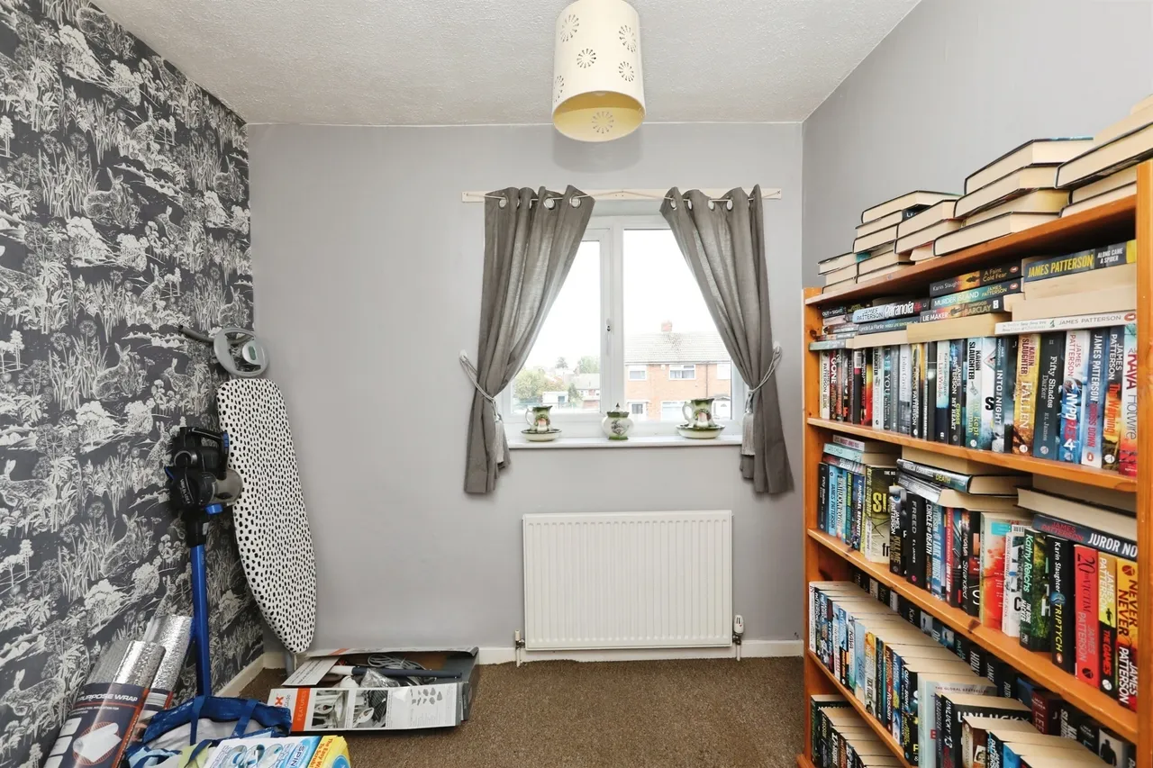 St. Edwins Close, Dunscroft, DN7, photo 11