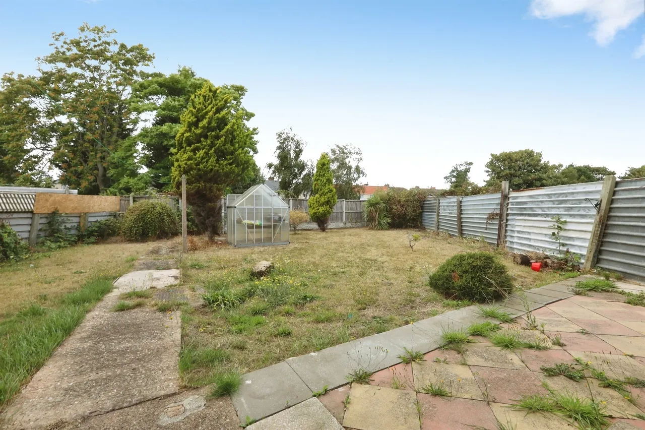 St. Edwins Close, Dunscroft, DN7, photo 5