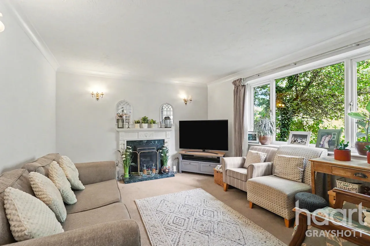Coltsfoot Road, Lindford, GU35, photo 2