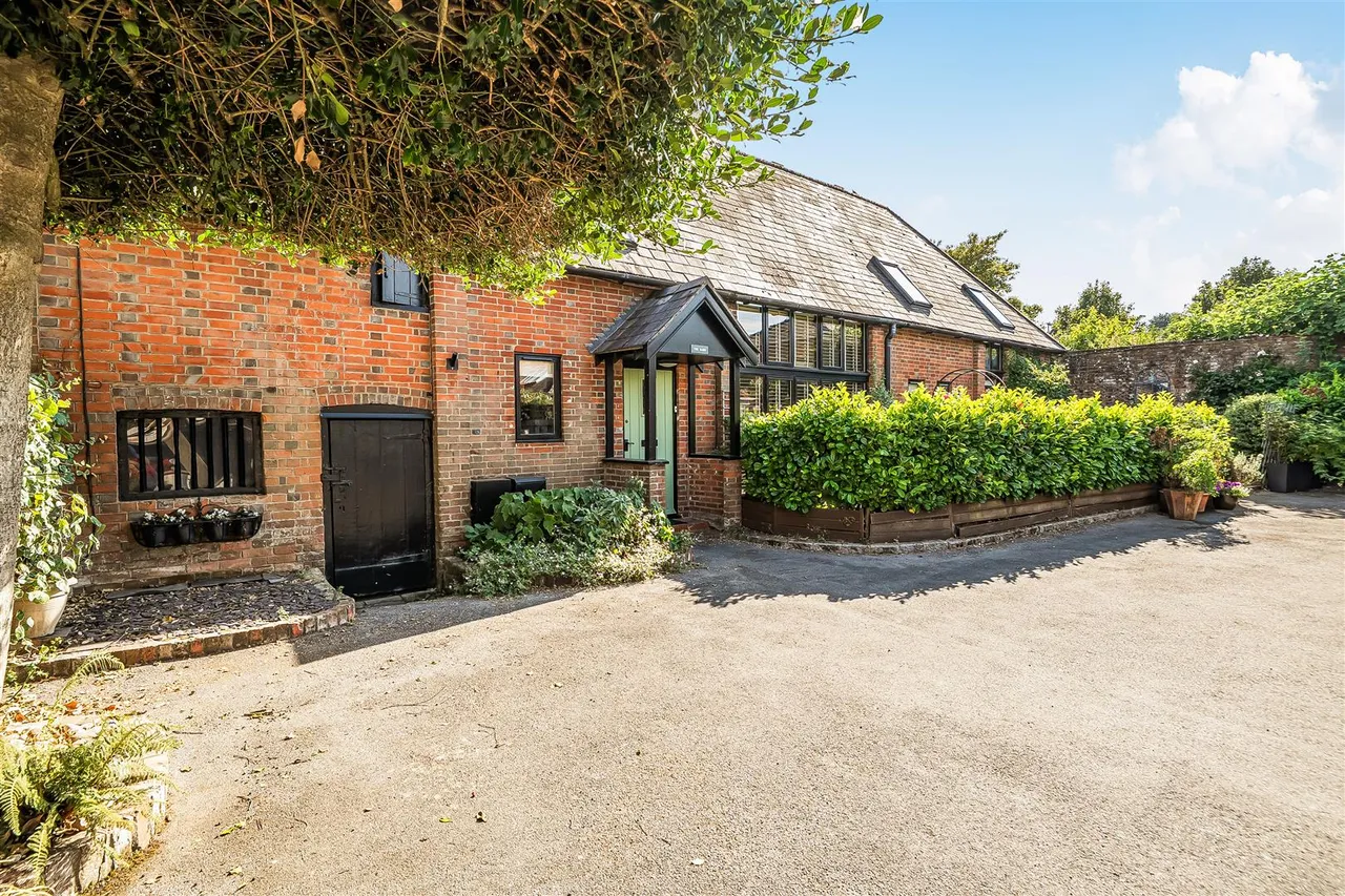 2 bed house for sale — West Street, Titchfield Village