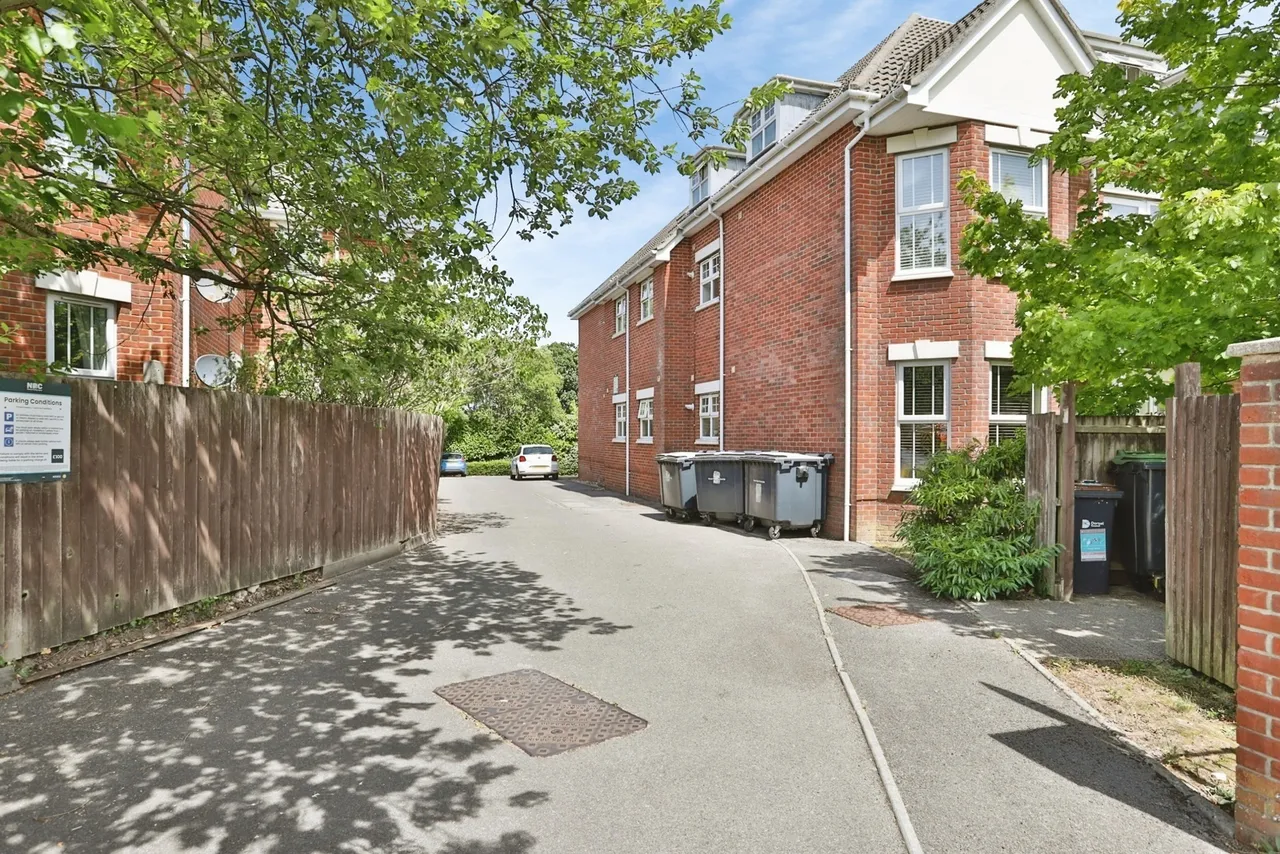 Poole Road, Poole, BH16, photo 11