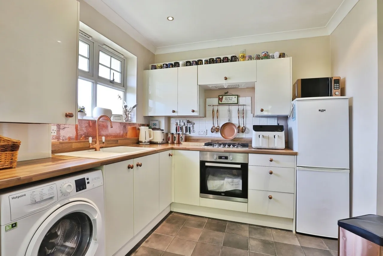 Poole Road, Poole, BH16, photo 4