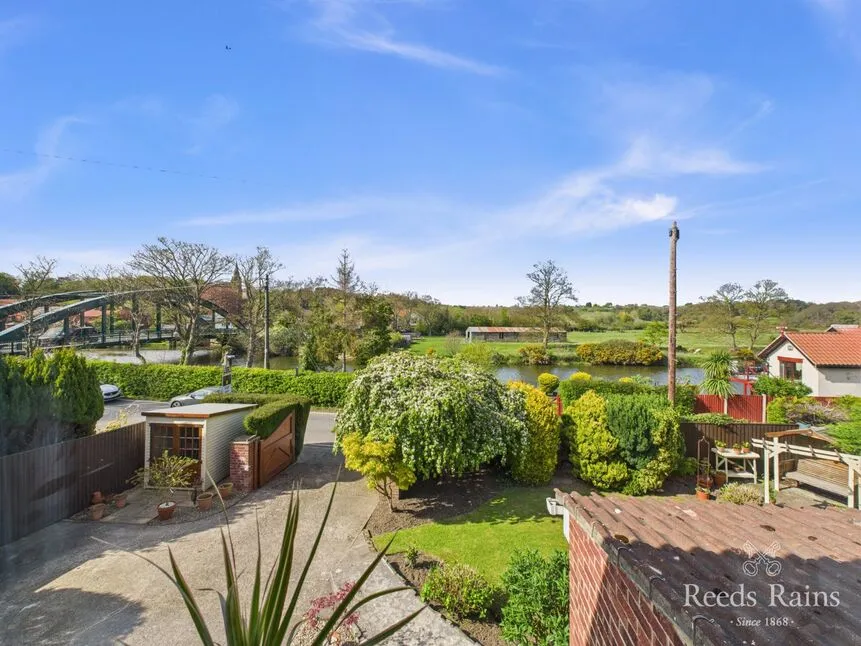 Sneaton Lane, Ruswarp, North Yorkshire, YO22, photo 9