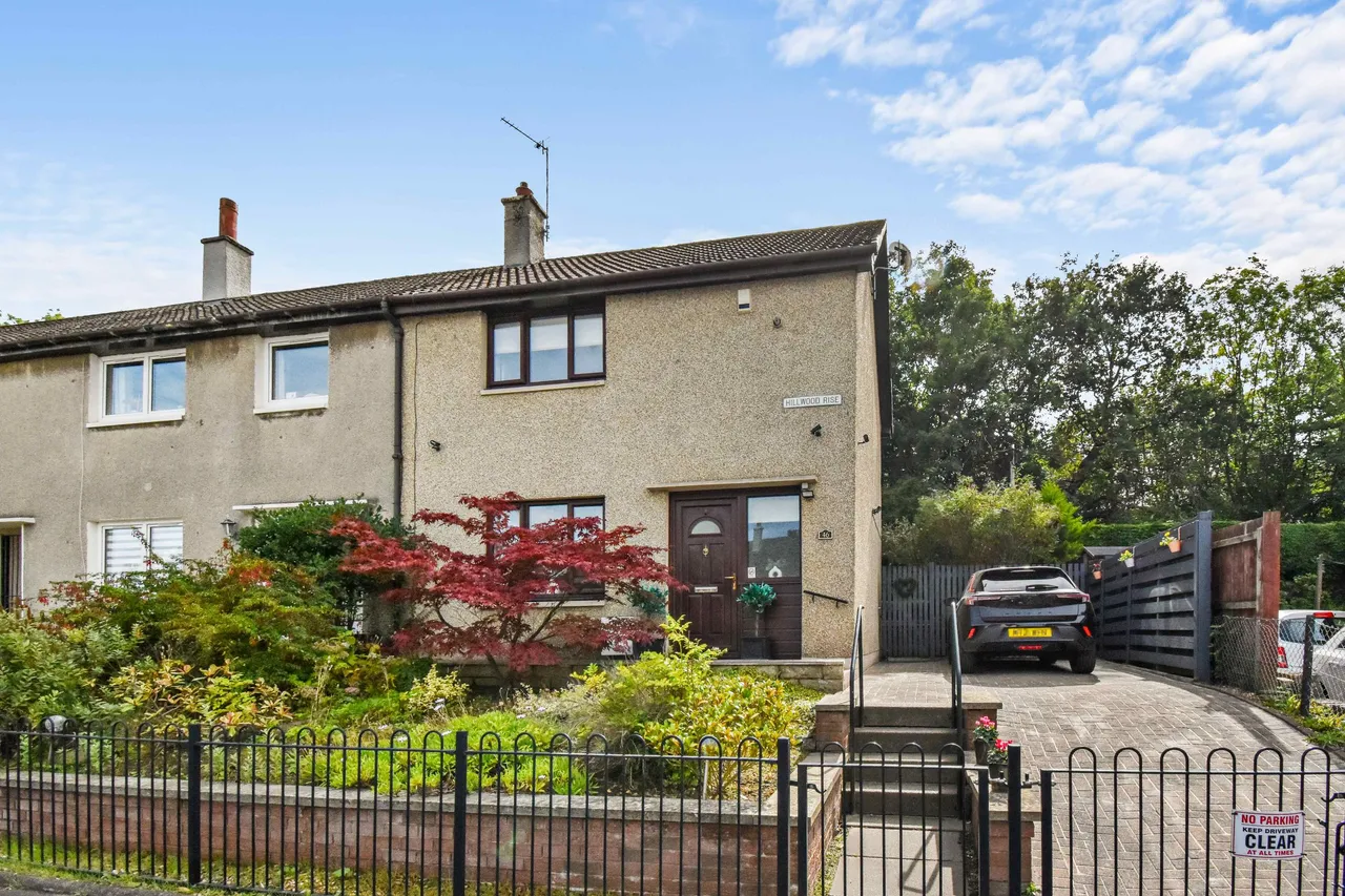 2 bed house for sale — Hillwood Rise, Newbridge
