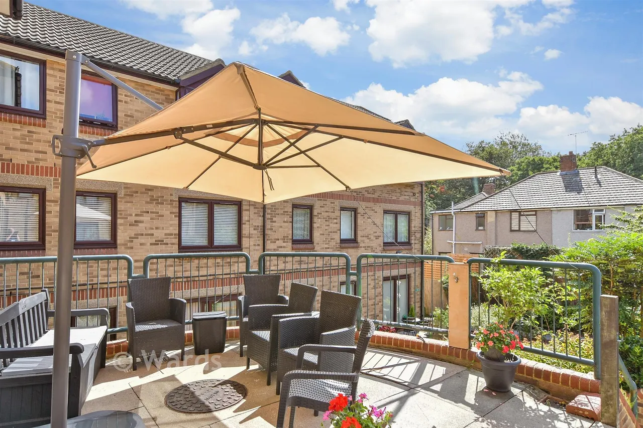 Mayplace Road East, Bexleyheath, DA7, photo 2