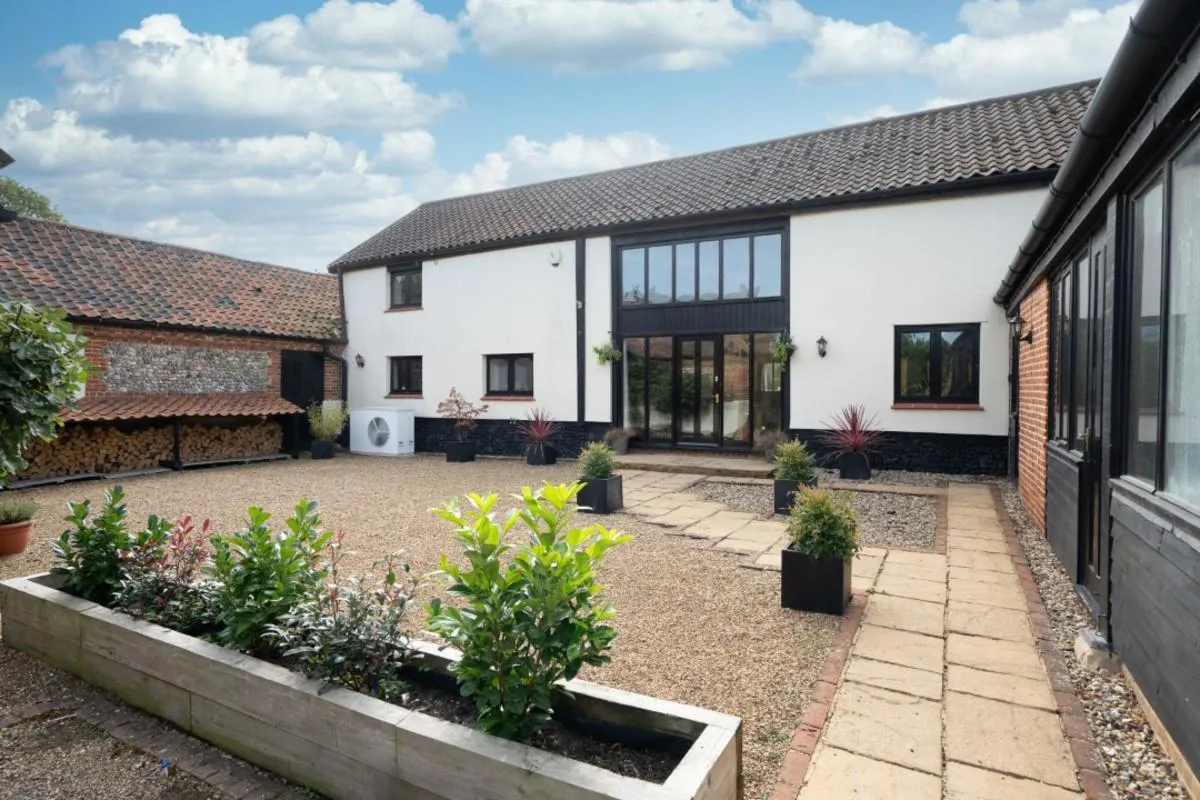 4 bed barn conversion for sale, Low Common, Wymondham, NR18