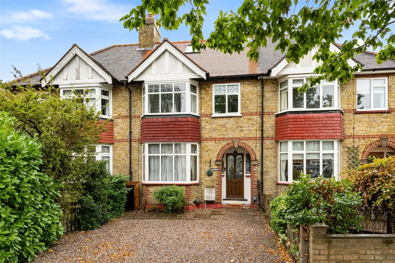 4 bed house to rent — Hatherop Road, Hampton, TW12 2RH
