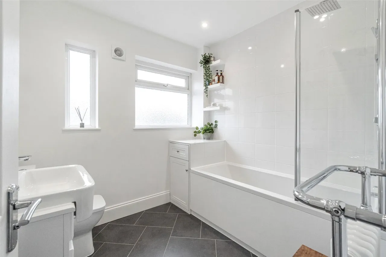 Hatherop Road, Hampton, TW12 2RH, photo 11