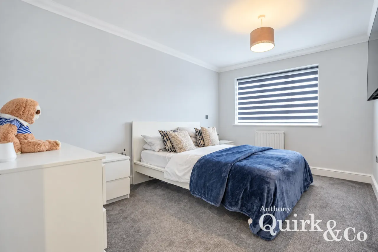 St. Josephs Close, Canvey Island, SS8, photo 13