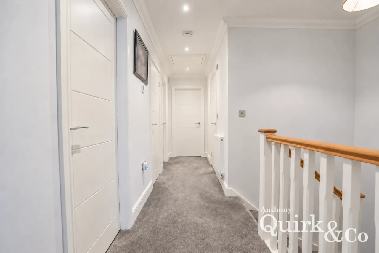St. Josephs Close, Canvey Island, SS8, photo 12