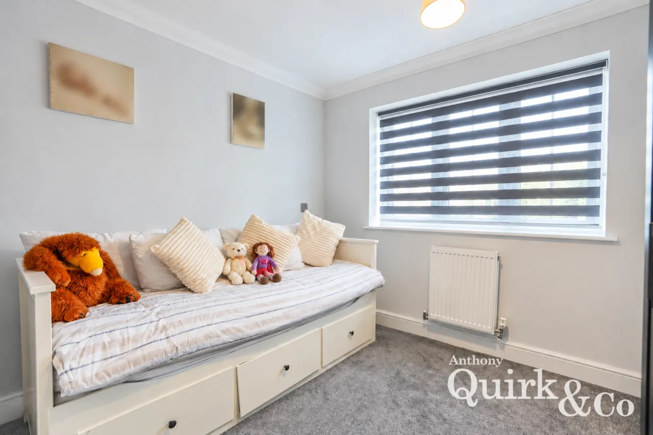 St. Josephs Close, Canvey Island, SS8, photo 17