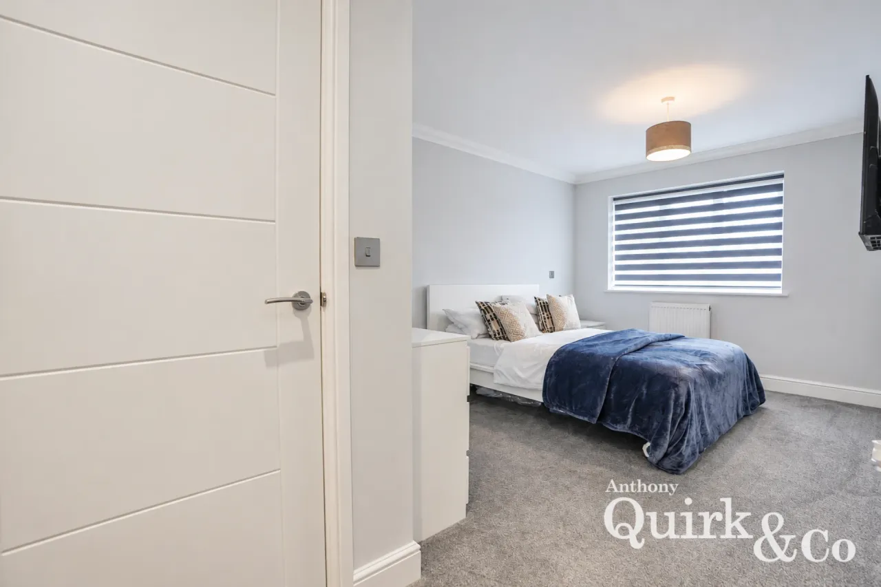 St. Josephs Close, Canvey Island, SS8, photo 15