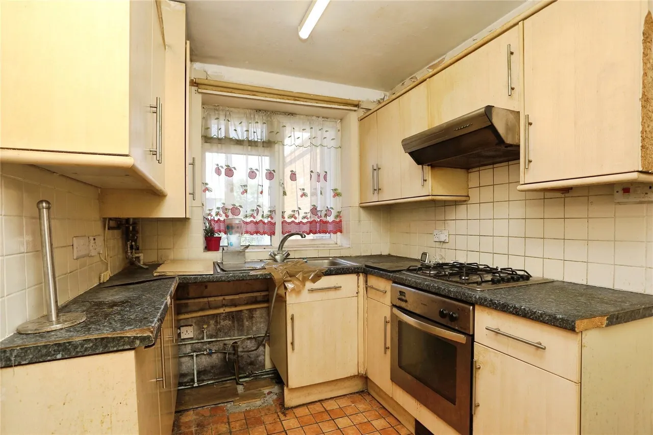 Ravensbourne Park Crescent, London, SE6, photo 5