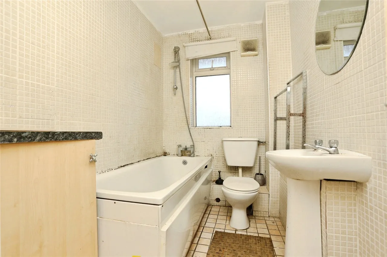 Ravensbourne Park Crescent, London, SE6, photo 12
