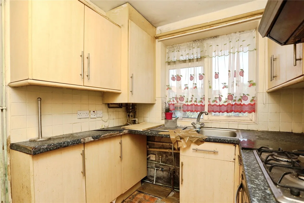 Ravensbourne Park Crescent, London, SE6, photo 6