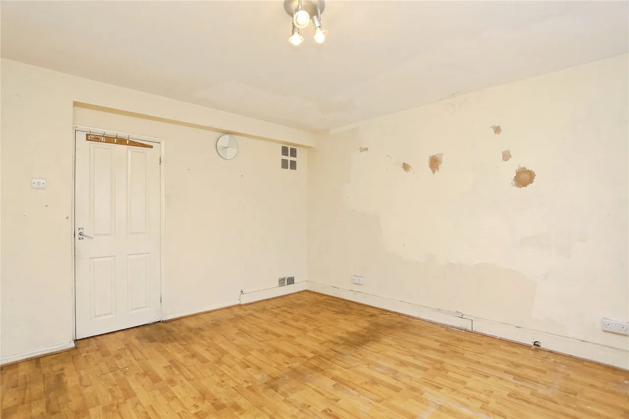 Ravensbourne Park Crescent, London, SE6, photo 4