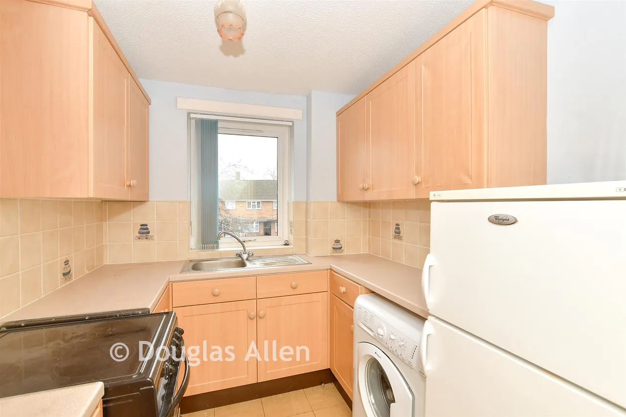 Mungo Park Road, Rainham, RM13, photo 3