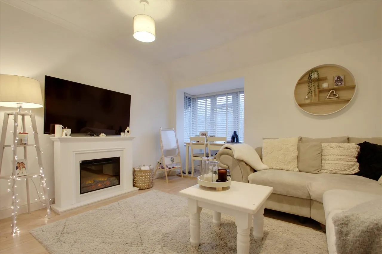 2 bed flat for sale — Brick Lane, High Street, Henfield
