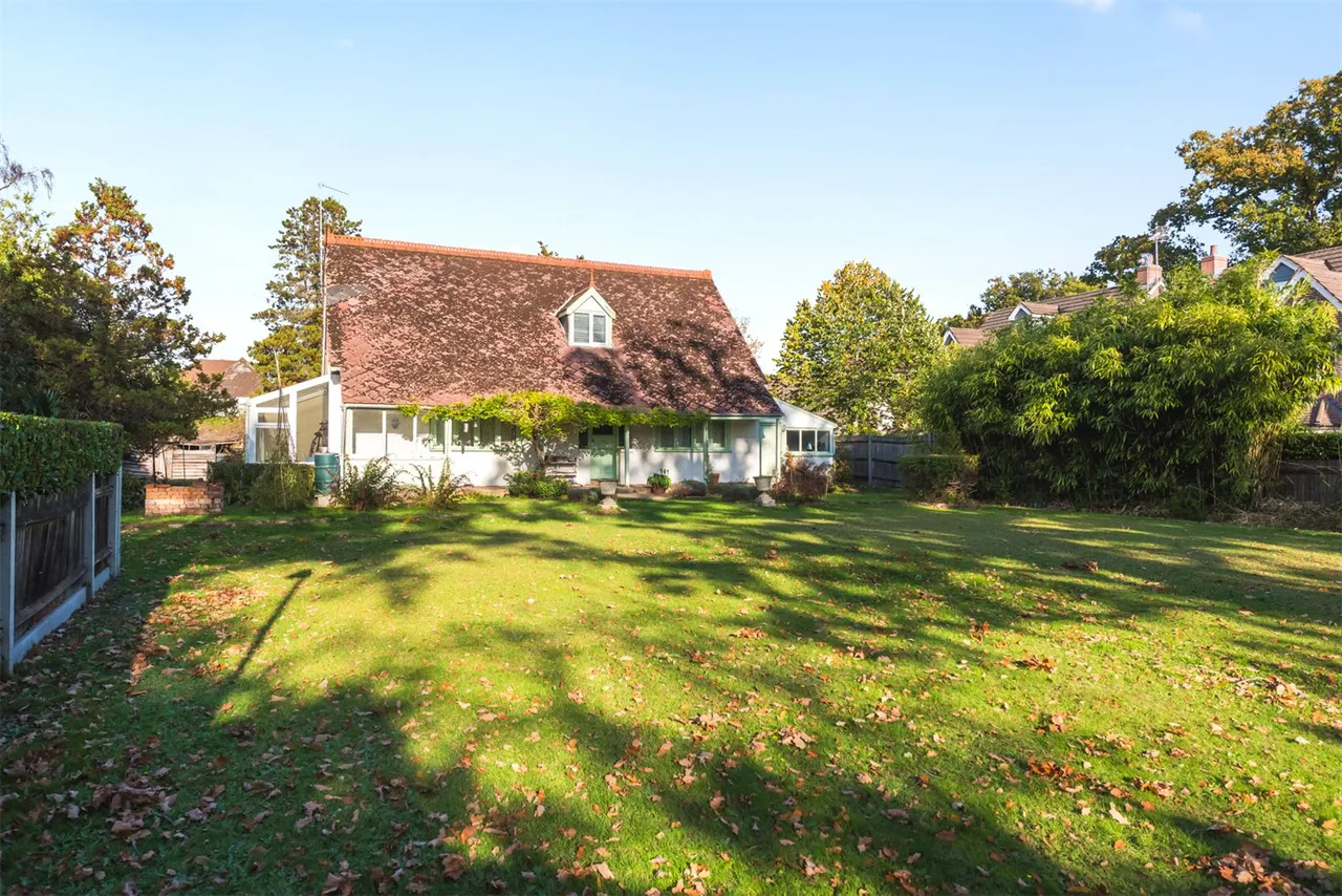 Coleford Bridge Road, Mytchett, Camberley, Surrey, GU16 6DH, photo 5