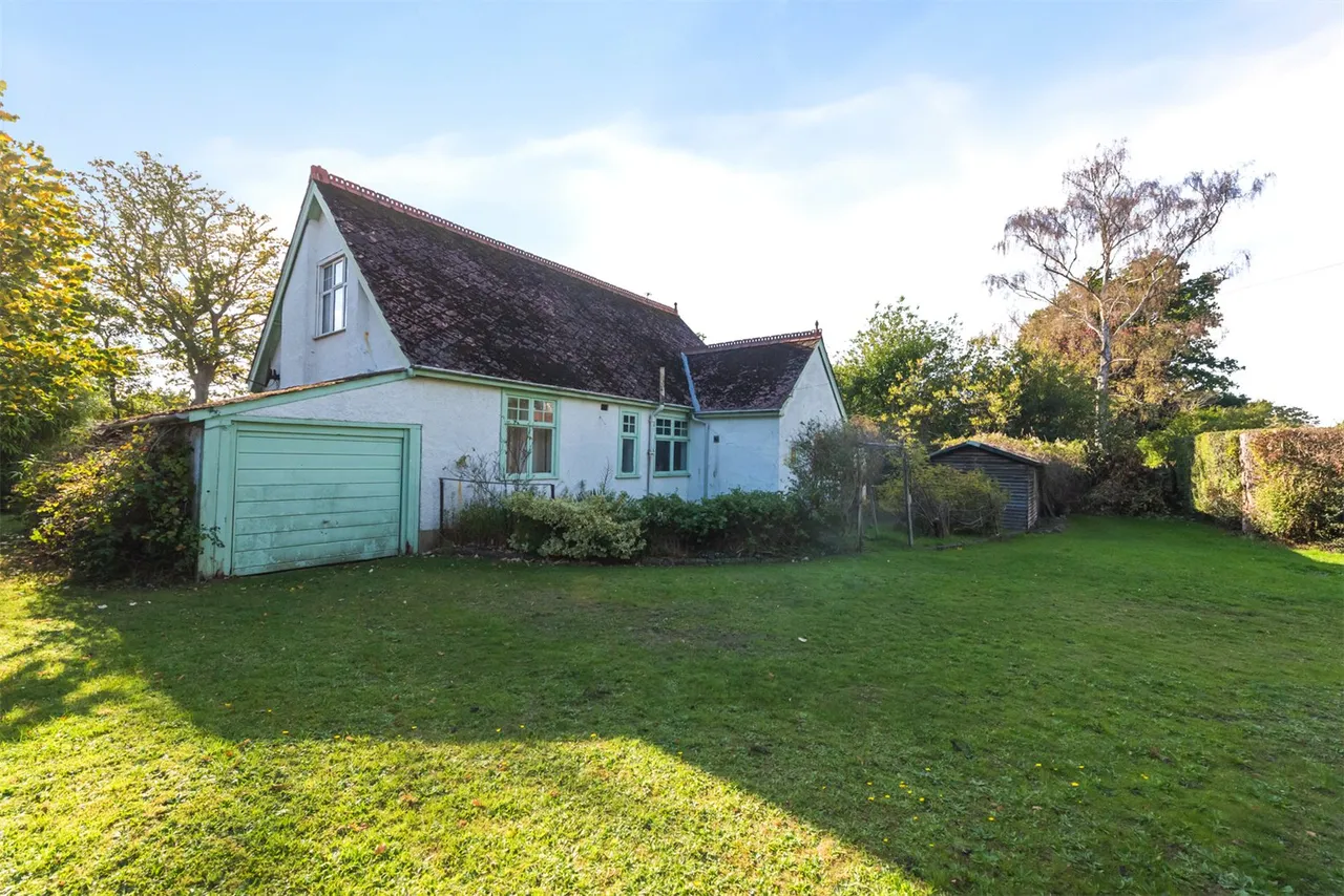 Coleford Bridge Road, Mytchett, Camberley, Surrey, GU16 6DH, photo 9