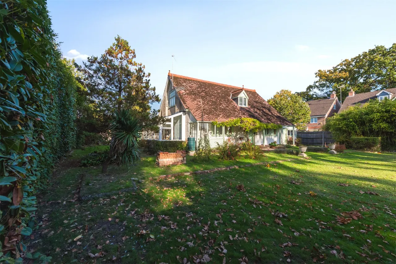 Coleford Bridge Road, Mytchett, Camberley, Surrey, GU16 6DH, photo 8