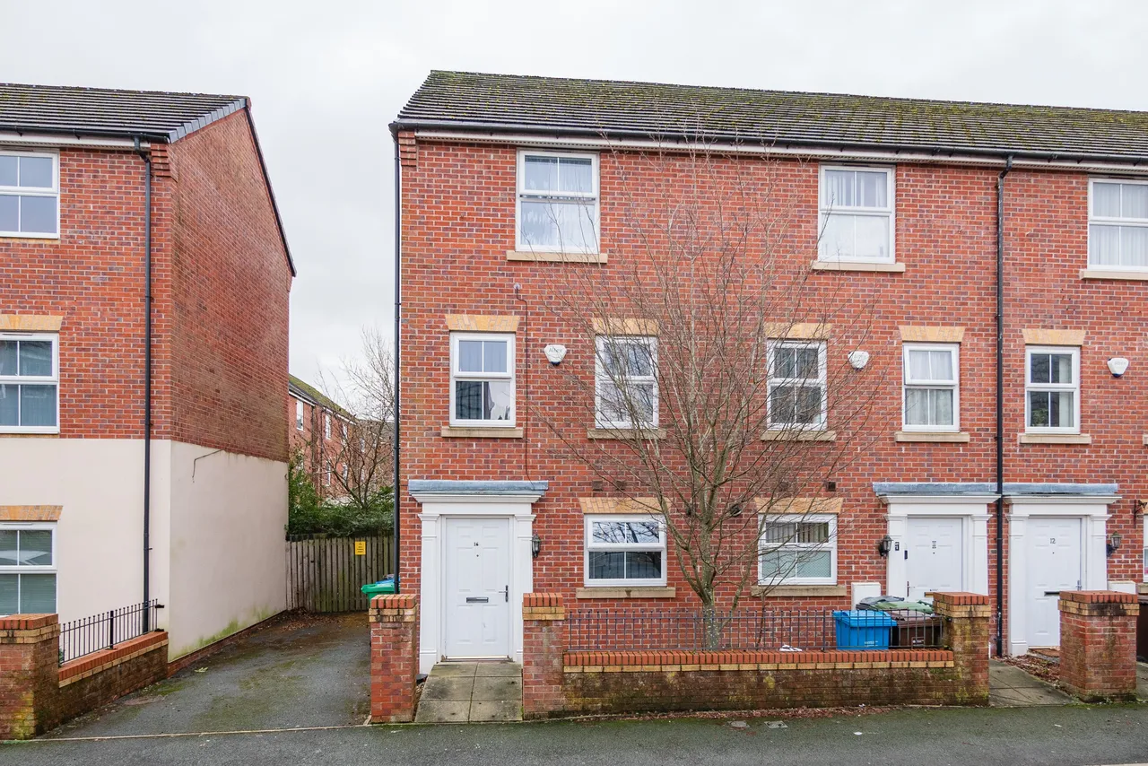 4 bed house for sale — Appleton Street, Cheetham Hill, M8