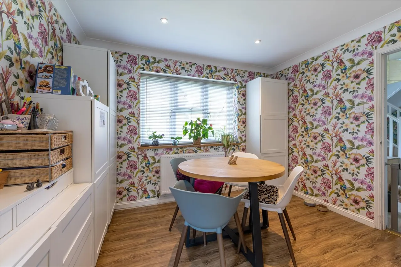 Selwood Close, Sturminster Newton DT10 1PE, photo 12
