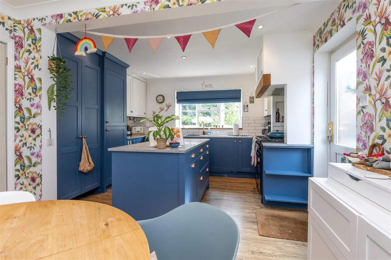 Selwood Close, Sturminster Newton DT10 1PE, photo 3