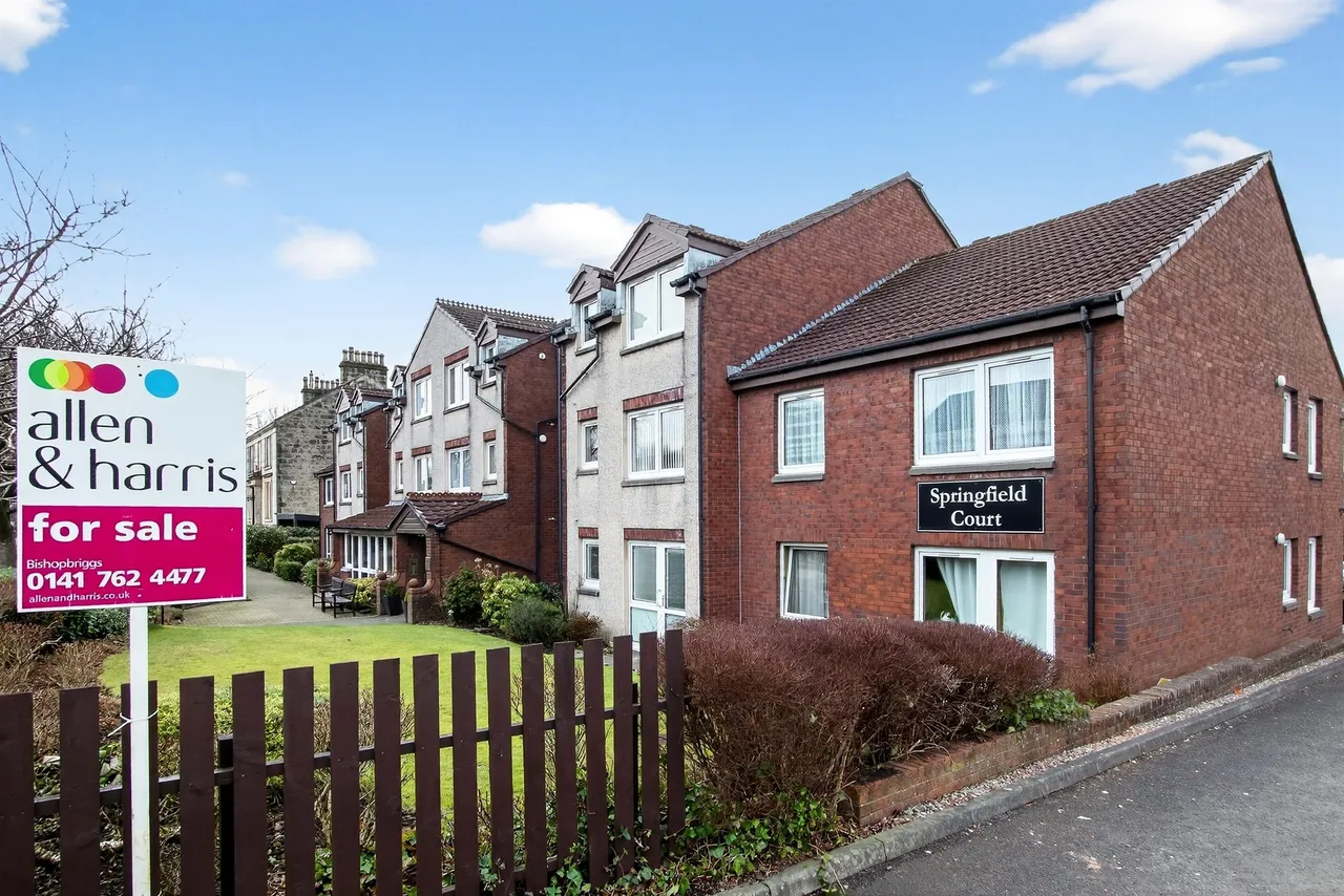 2 bed retirement property for sale, Springfield Court, Bishopbriggs, G64