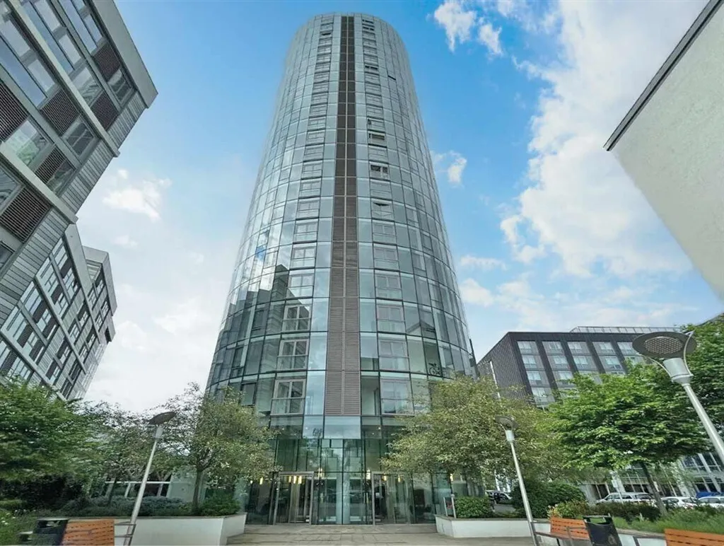 2 bed flat for sale, Ealing Road, Brentford, TW8