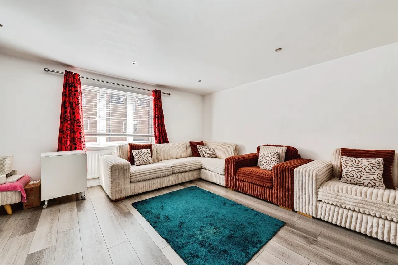Fitkin Court, Swindon, SN25, photo 4