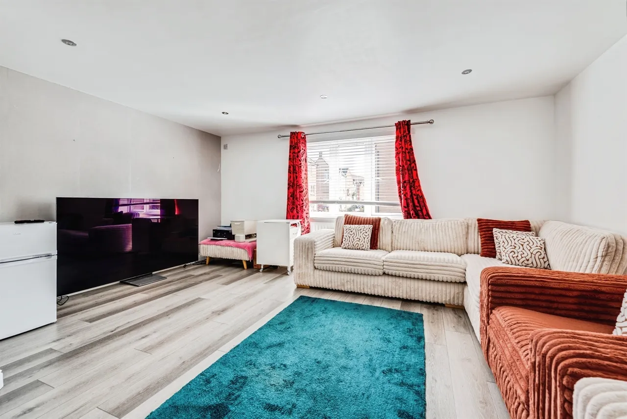 Fitkin Court, Swindon, SN25, photo 5