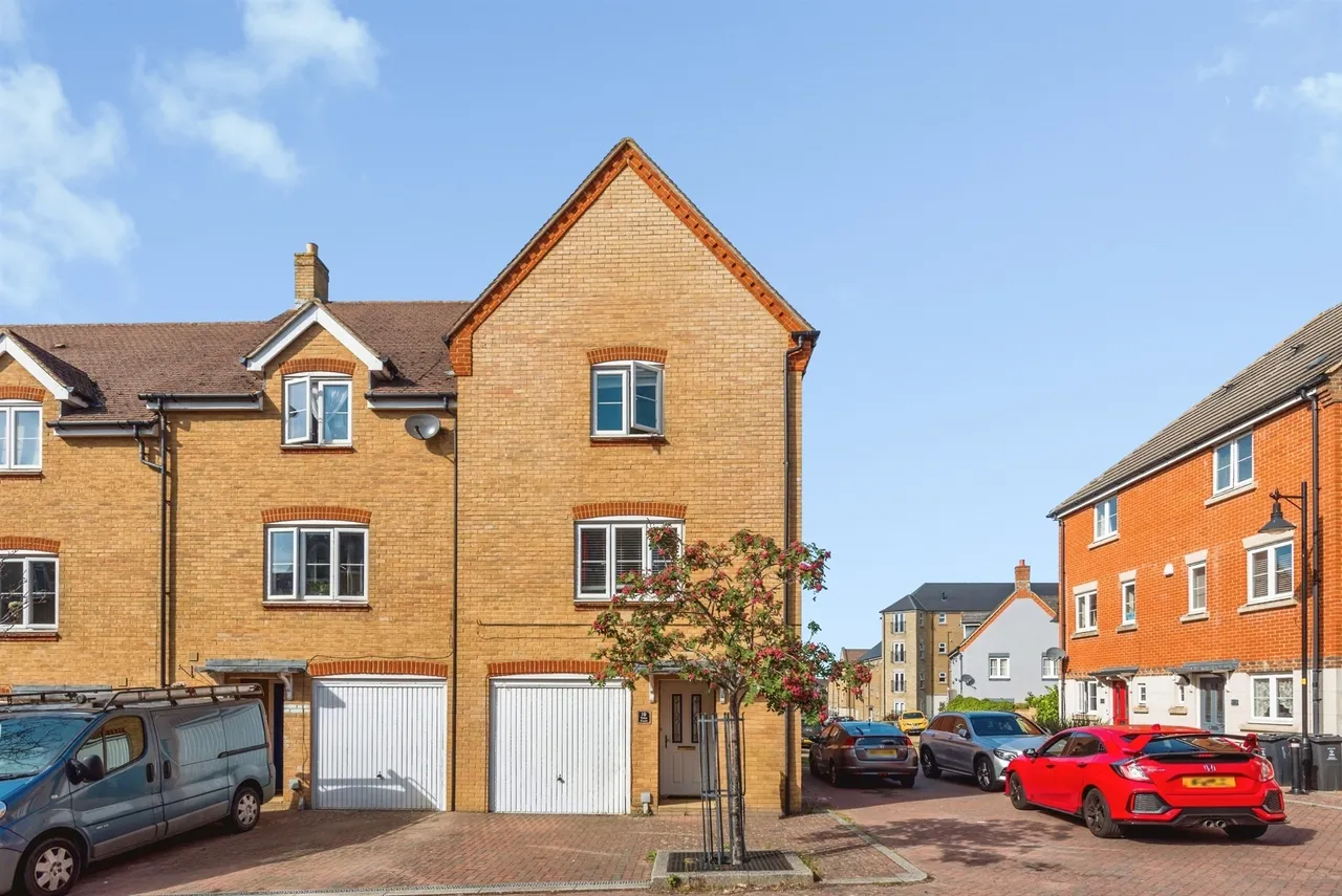 4 bed house for sale, Fitkin Court, Swindon, SN25