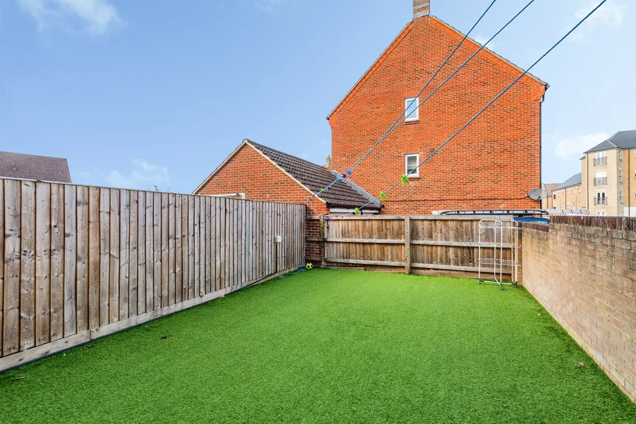 Fitkin Court, Swindon, SN25, photo 15