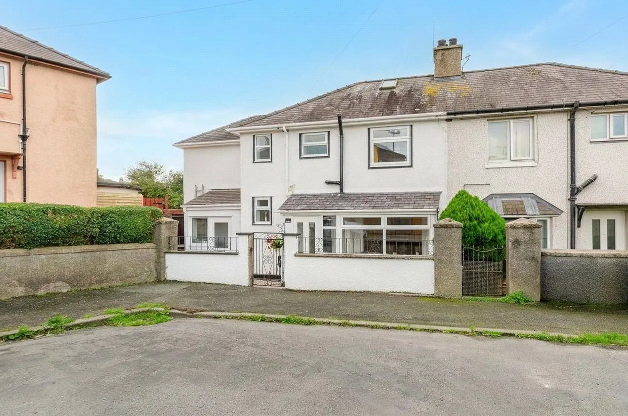 4 bed house for sale, Bro Helen, Caernarfon, LL55