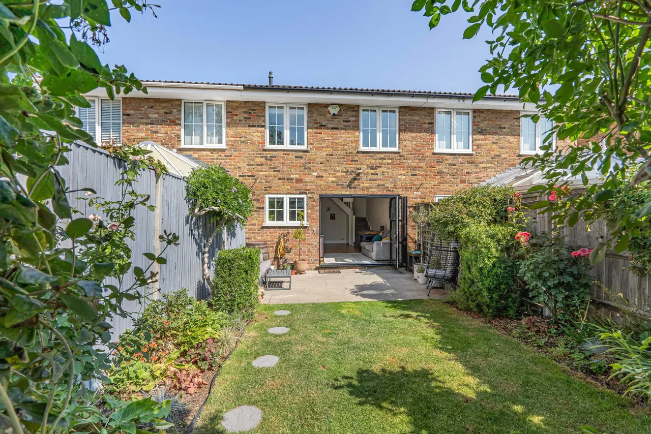 Larkfield, Cobham, KT11, photo 10