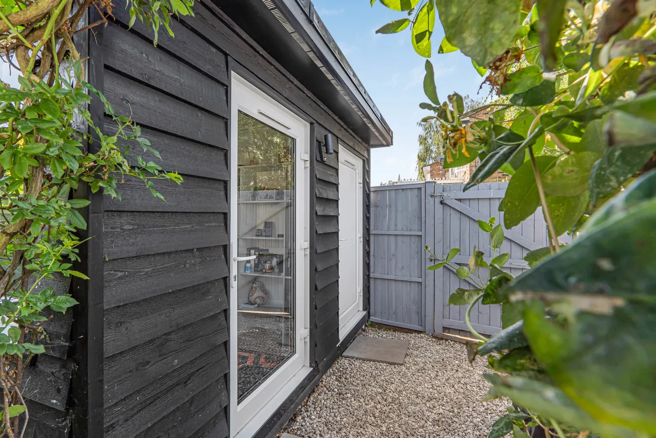 Larkfield, Cobham, KT11, photo 13