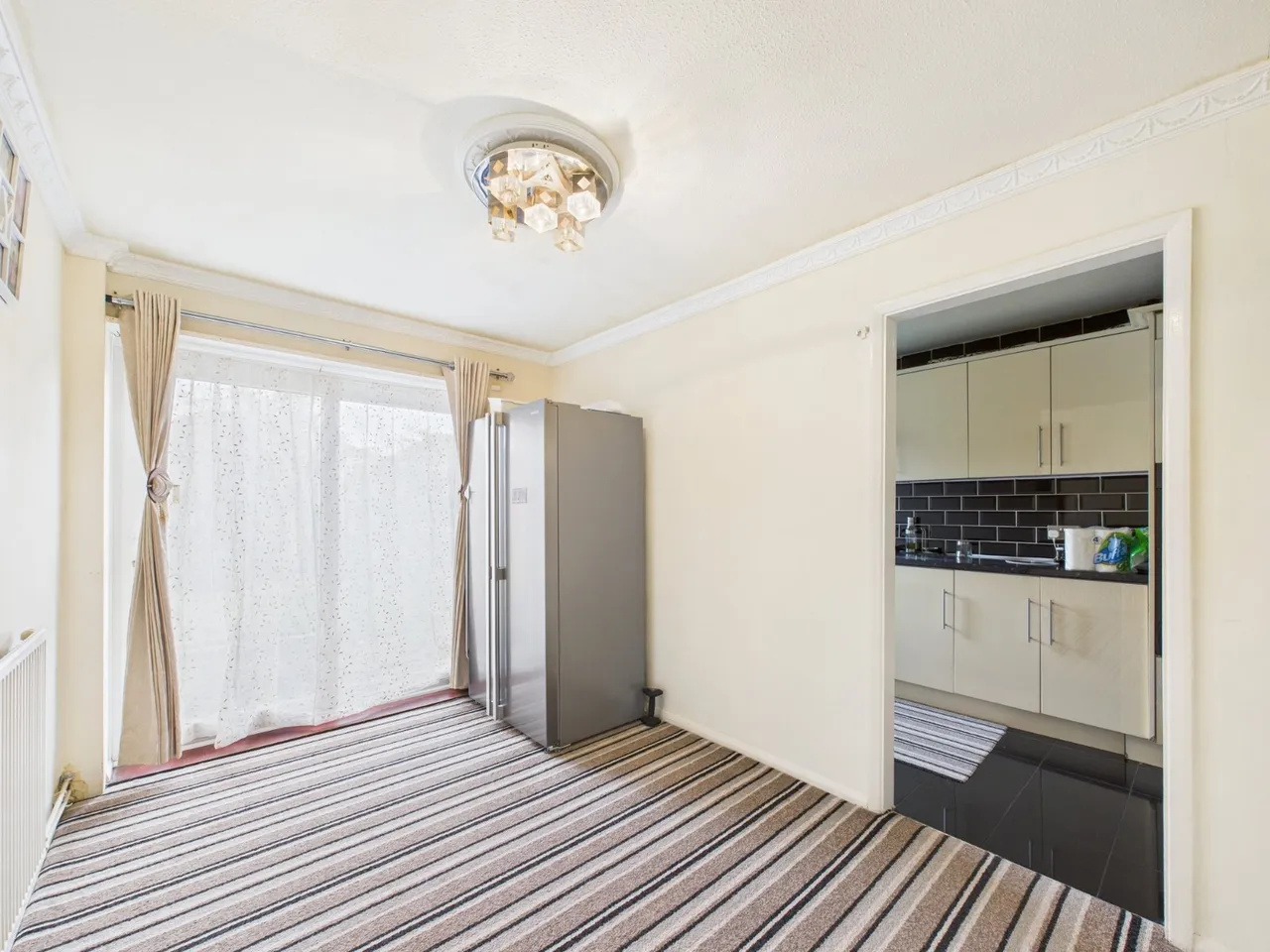 Chichester Way, Feltham, TW14, photo 2