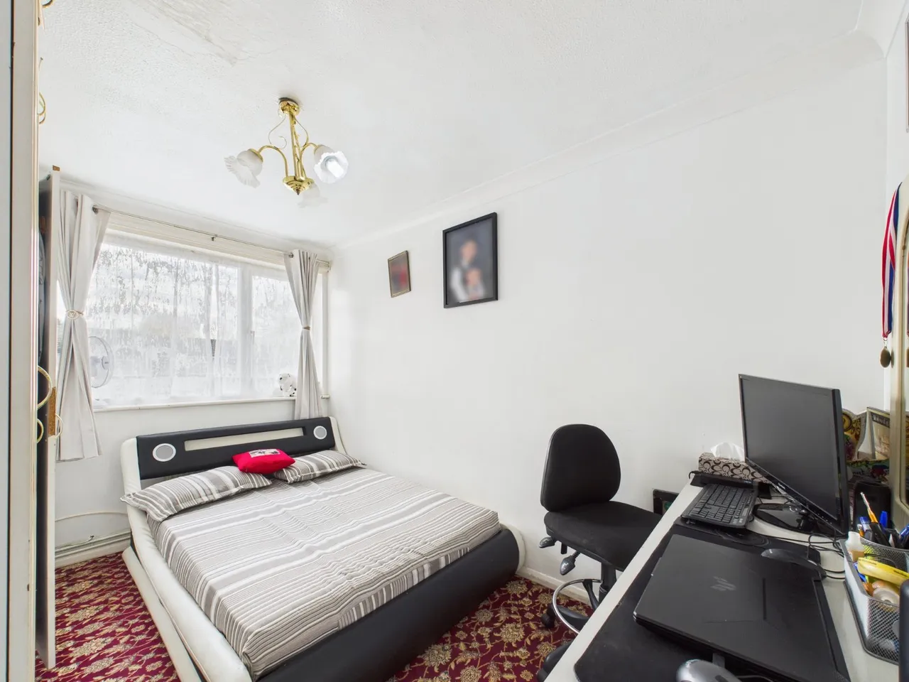 Chichester Way, Feltham, TW14, photo 8
