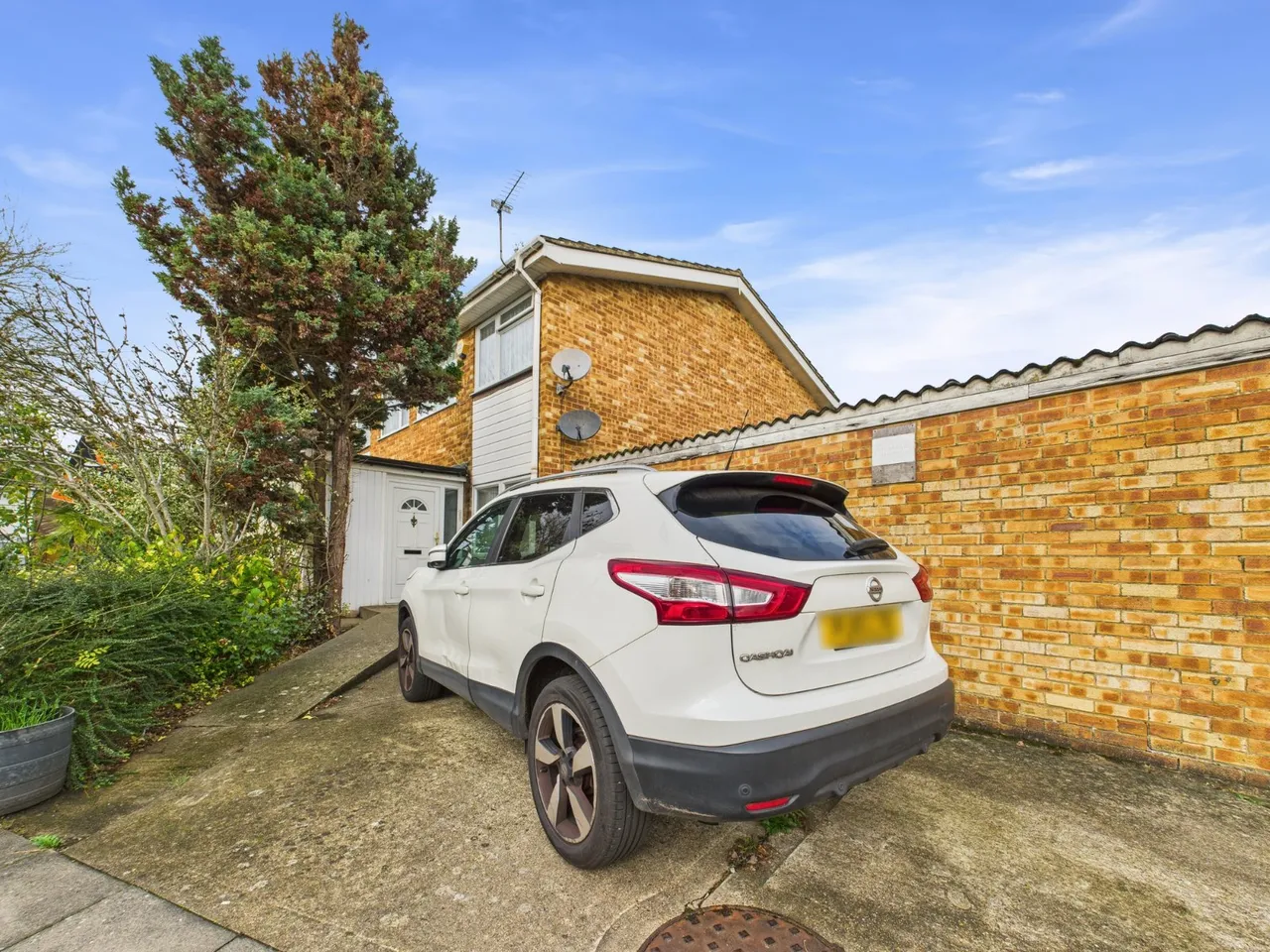 Chichester Way, Feltham, TW14, photo 3